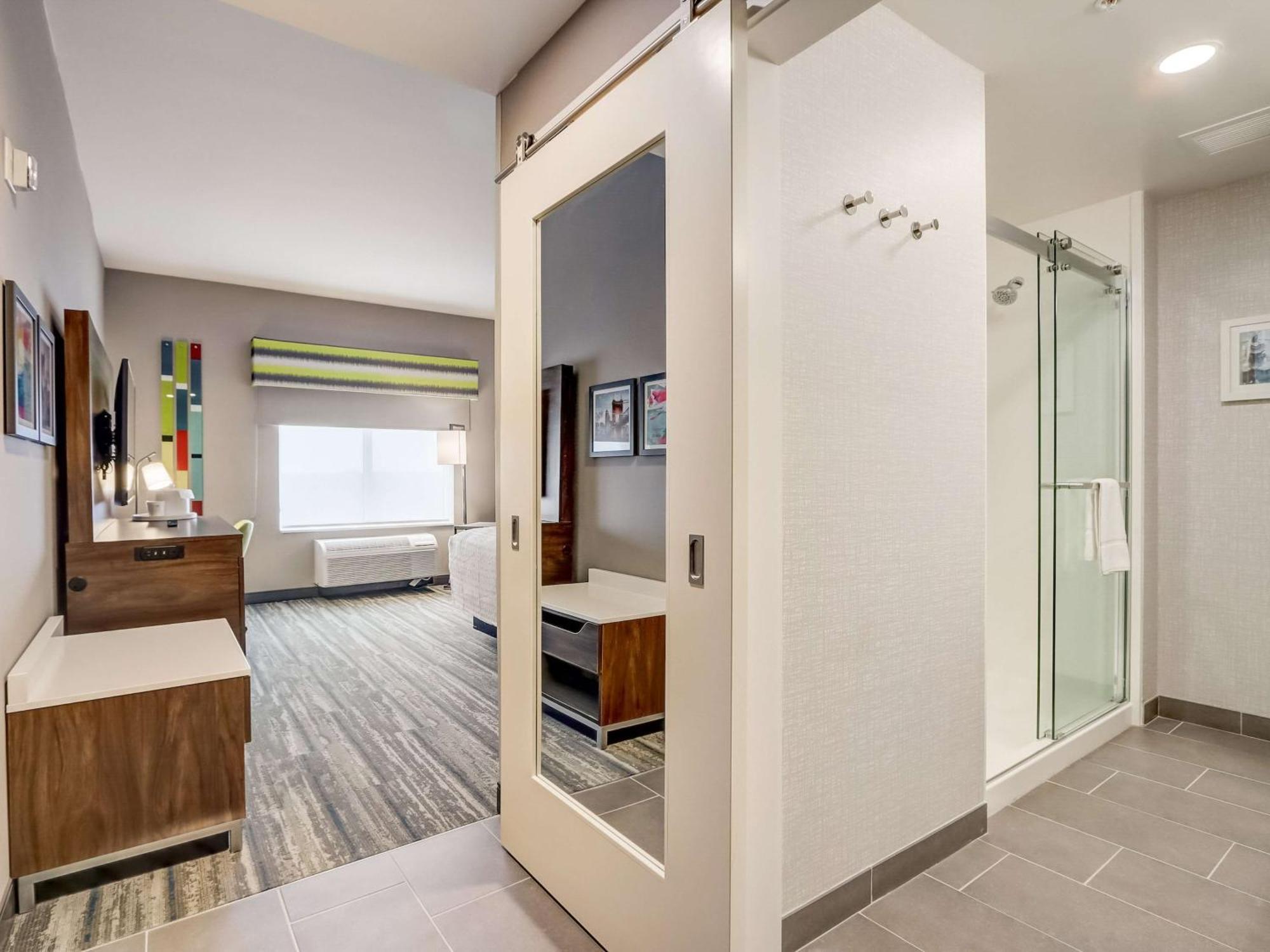 Hampton Inn & Suites Cincinnati Midtown Rookwood エクステリア 写真