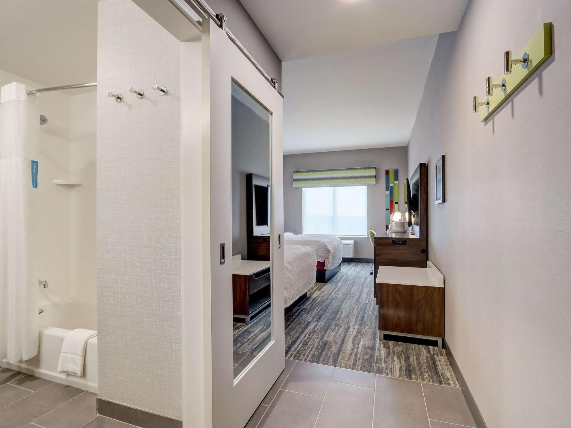 Hampton Inn & Suites Cincinnati Midtown Rookwood エクステリア 写真