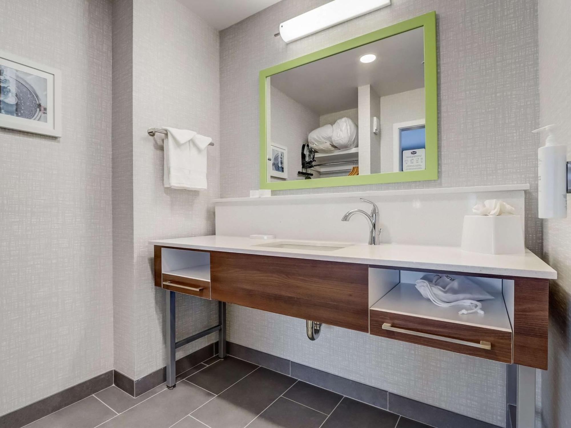 Hampton Inn & Suites Cincinnati Midtown Rookwood エクステリア 写真