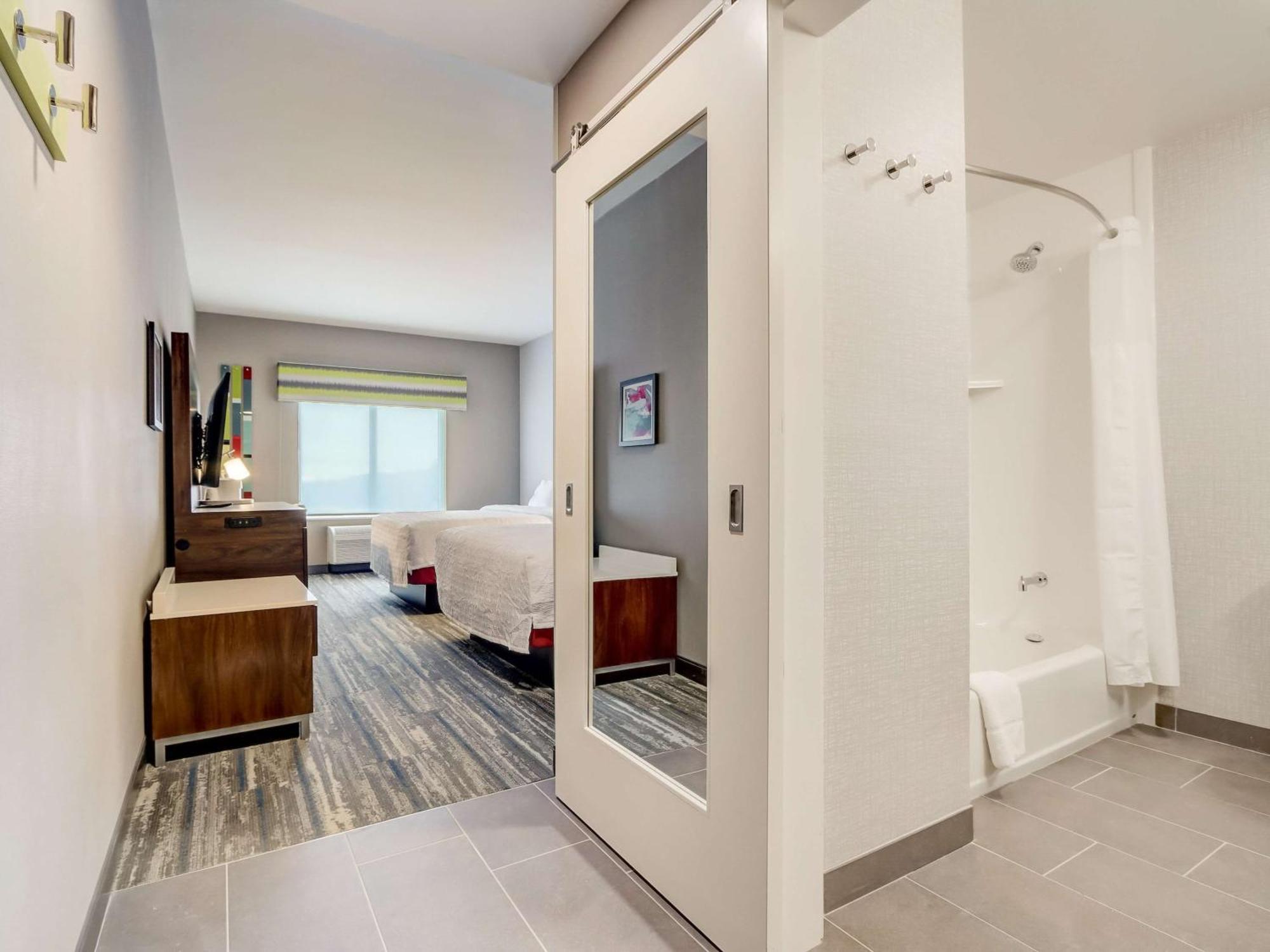 Hampton Inn & Suites Cincinnati Midtown Rookwood エクステリア 写真
