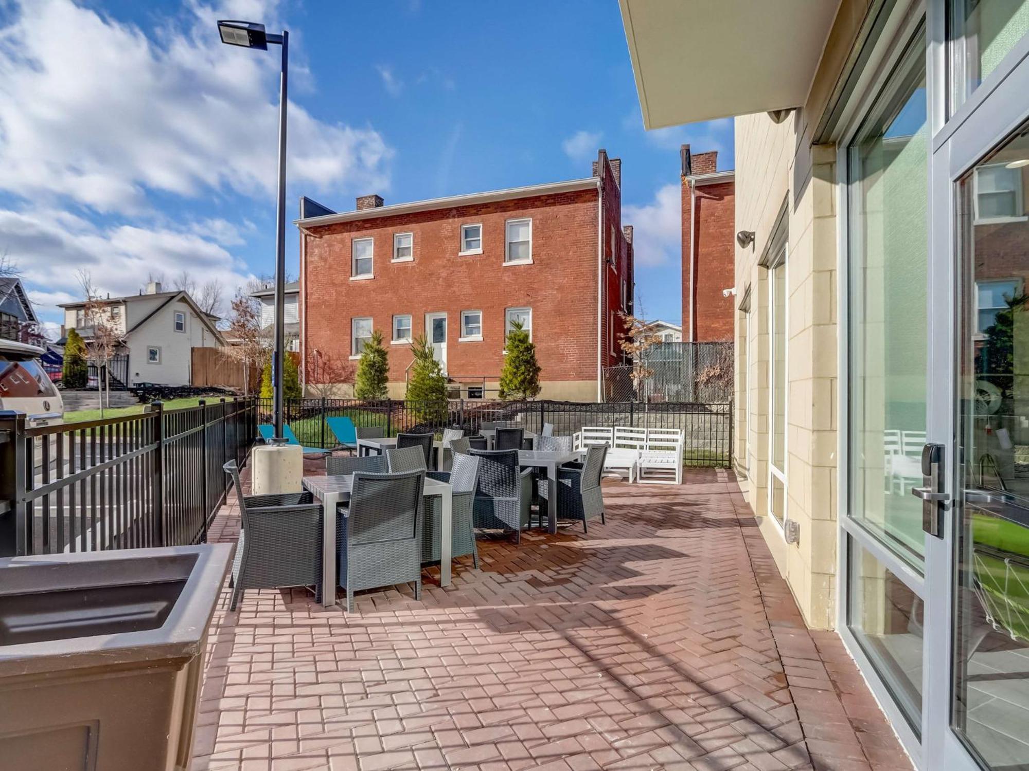 Hampton Inn & Suites Cincinnati Midtown Rookwood エクステリア 写真